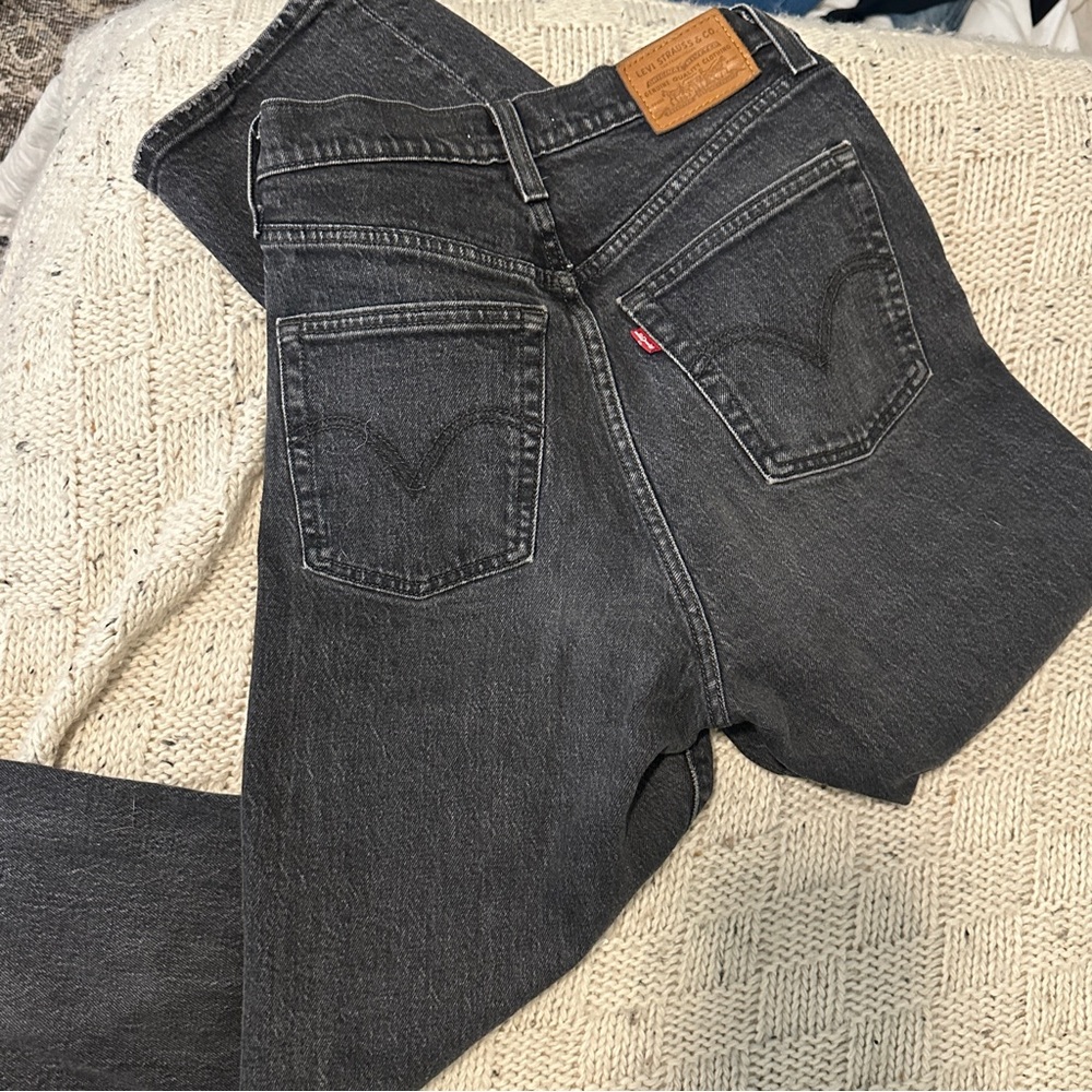 Levis Ribcage Straight Jeans - Picture 8 of 8